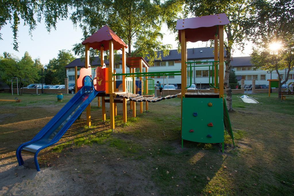Hotel Niedzwiadek Wdzydze Kiszewskie Kültér fotó