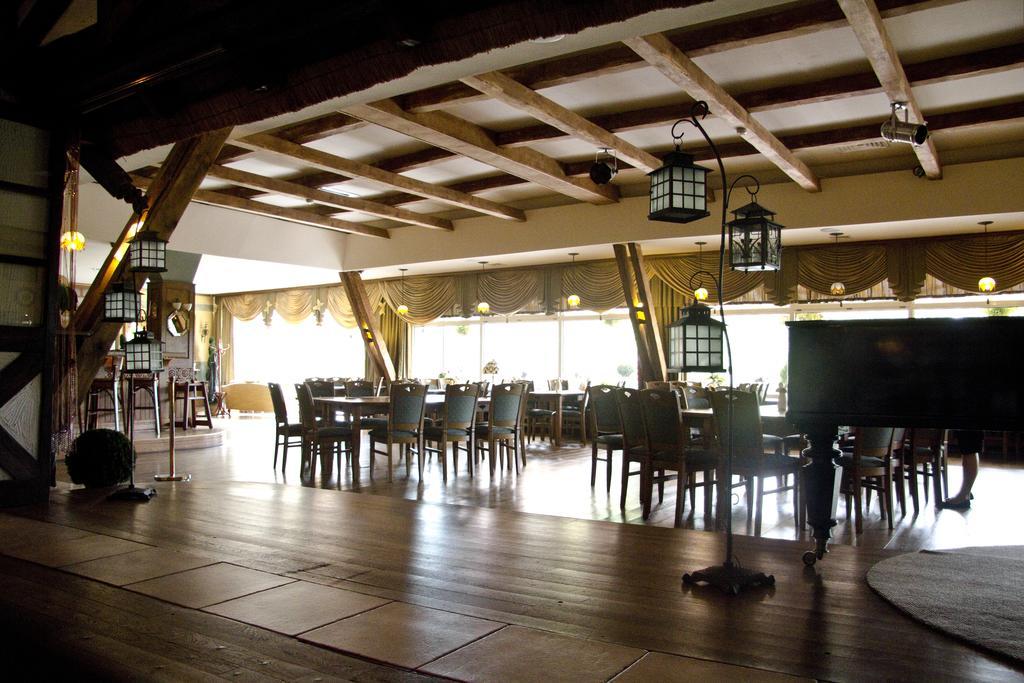 Hotel Niedzwiadek Wdzydze Kiszewskie Kültér fotó
