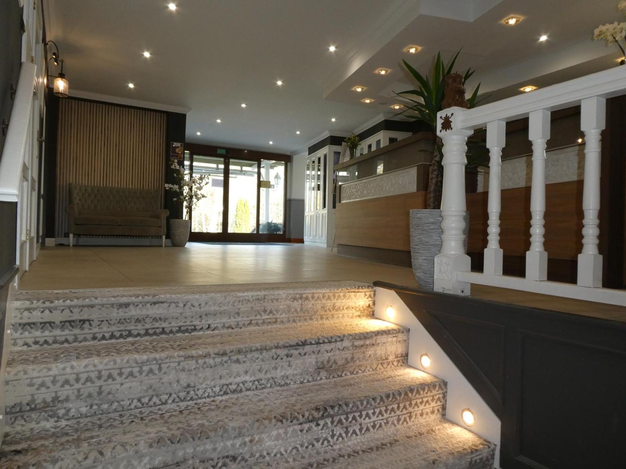 Hotel Niedzwiadek Wdzydze Kiszewskie Kültér fotó