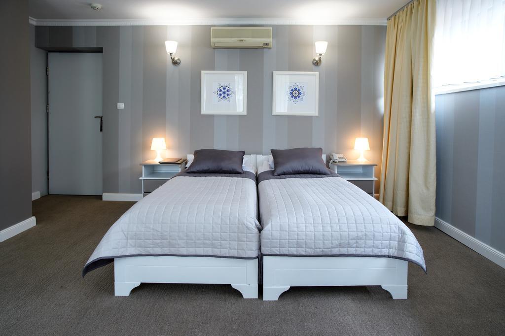Hotel Niedzwiadek Wdzydze Kiszewskie Kültér fotó